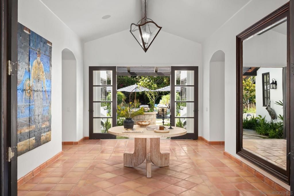 Image 2 of property listing at 5354 El Camino Del Norte, Rancho Santa Fe, CA 92067