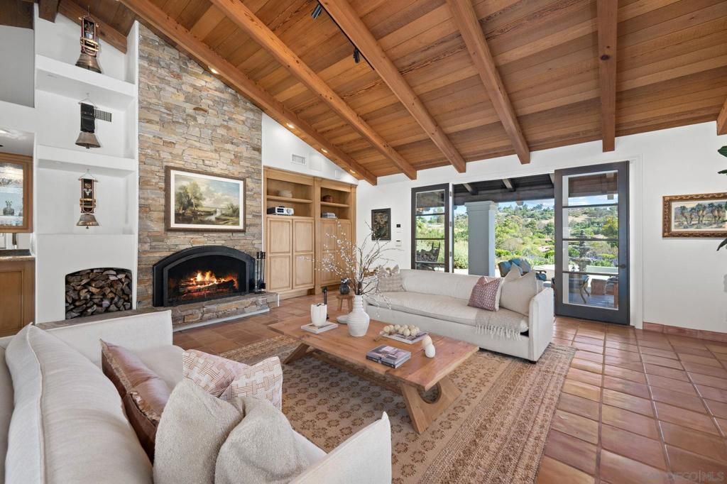 Image 3 of property listing at 5354 El Camino Del Norte, Rancho Santa Fe, CA 92067