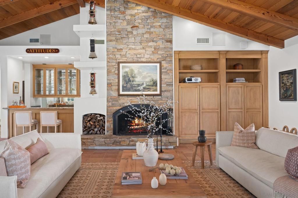 Image 4 of property listing at 5354 El Camino Del Norte, Rancho Santa Fe, CA 92067