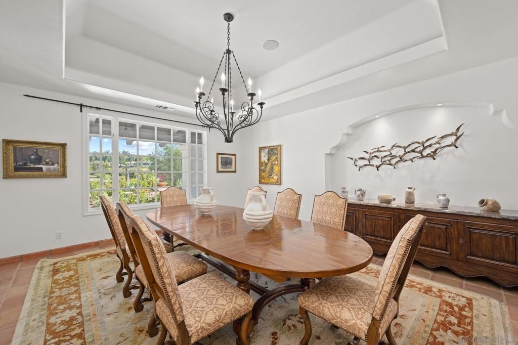 Image 9 of property listing at 5354 El Camino Del Norte, Rancho Santa Fe, CA 92067