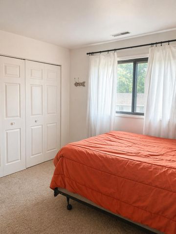 716 Moraine Trace 8, Schererville, IN 46375