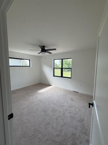 984 Bell Circle, Arlington, WI 53911