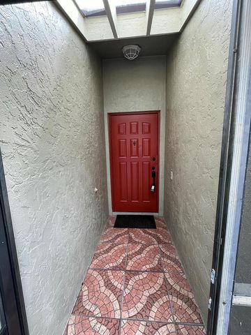 172 Meadows Drive, Boynton Beach, FL 33436