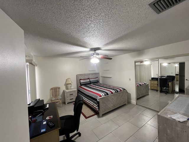 172 Meadows Drive, Boynton Beach, FL 33436