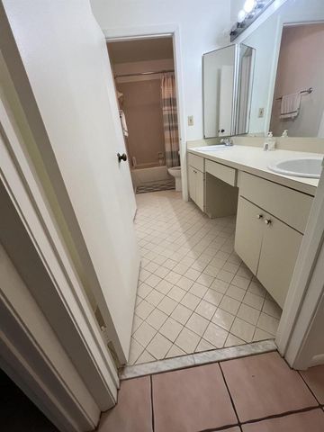 172 Meadows Drive, Boynton Beach, FL 33436