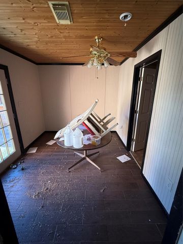 252 Bastrop Street, Angleton, TX 77515