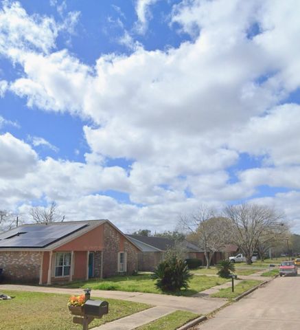 252 Bastrop Street, Angleton, TX 77515