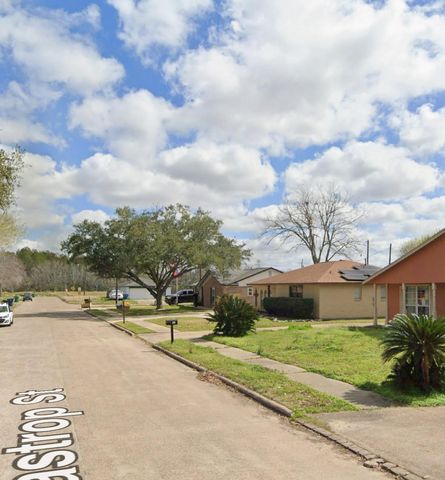 252 Bastrop Street, Angleton, TX 77515