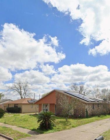 252 Bastrop Street, Angleton, TX 77515