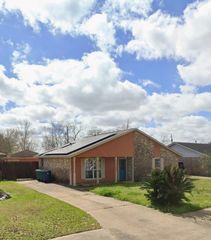 252 Bastrop Street, Angleton, TX 77515