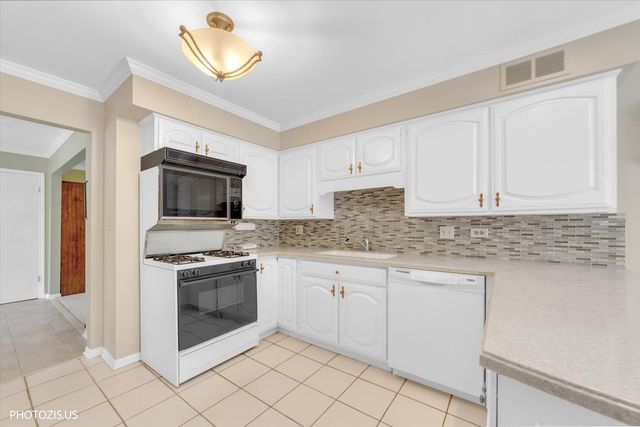 3849 Grace Lane, Glenview, IL 60025