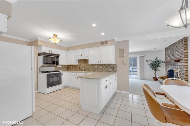 3849 Grace Lane, Glenview, IL 60025