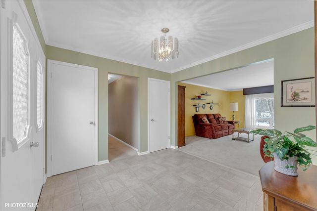 3849 Grace Lane, Glenview, IL 60025