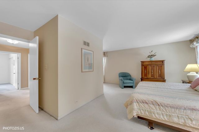 3849 Grace Lane, Glenview, IL 60025