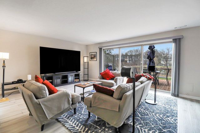 719 Watersedge Drive, Ann Arbor, MI 48105