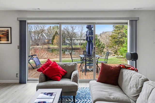 719 Watersedge Drive, Ann Arbor, MI 48105