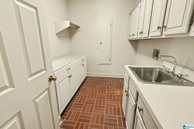 617 SANDERS ROAD, Hoover, AL 35226