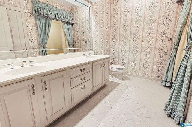 617 SANDERS ROAD, Hoover, AL 35226