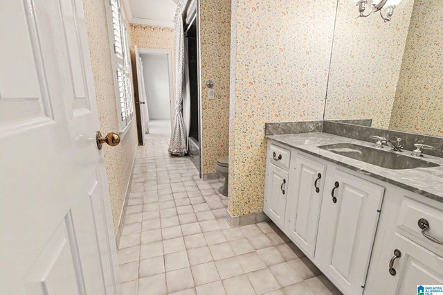 617 SANDERS ROAD, Hoover, AL 35226