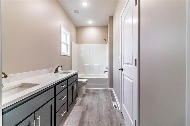 80 SE 451 Road, Warrensburg, MO 64093