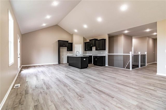 80 SE 451 Road, Warrensburg, MO 64093