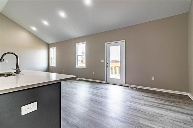 80 SE 451 Road, Warrensburg, MO 64093