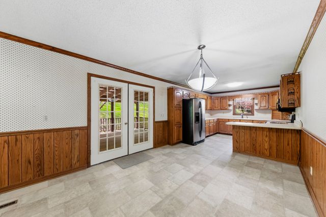 8039 Campbellsville Rd, Pulaski, TN 38478