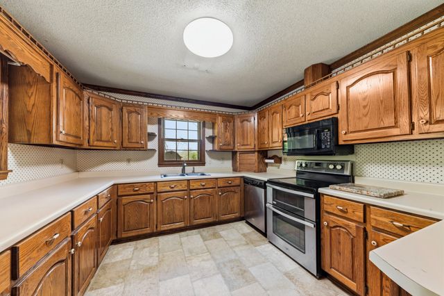 8039 Campbellsville Rd, Pulaski, TN 38478