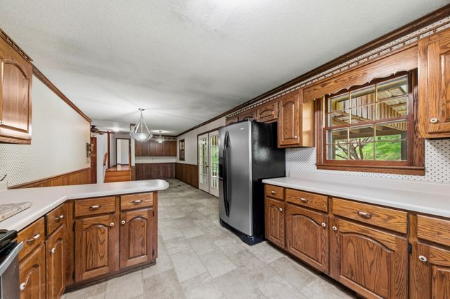 8039 Campbellsville Rd, Pulaski, TN 38478