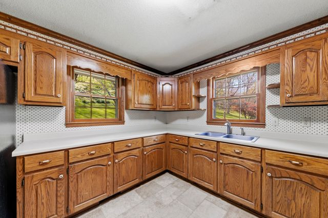 8039 Campbellsville Rd, Pulaski, TN 38478