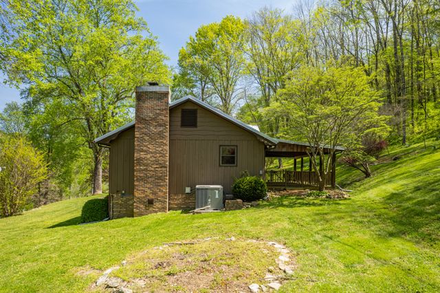 8039 Campbellsville Rd, Pulaski, TN 38478
