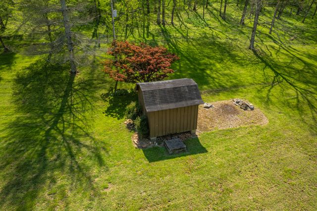 8039 Campbellsville Rd, Pulaski, TN 38478