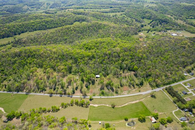 8039 Campbellsville Rd, Pulaski, TN 38478