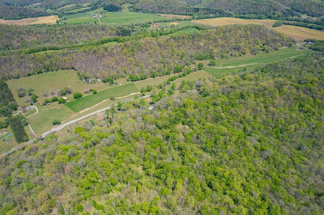 8039 Campbellsville Rd, Pulaski, TN 38478