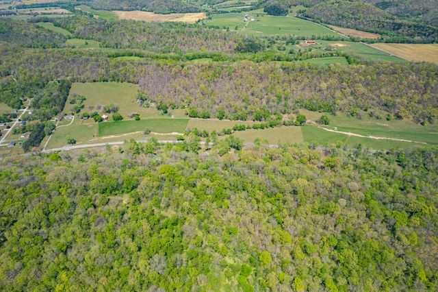 8039 Campbellsville Rd, Pulaski, TN 38478