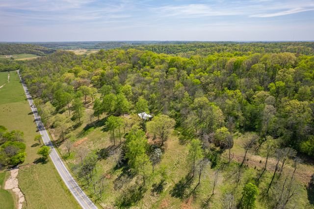8039 Campbellsville Rd, Pulaski, TN 38478