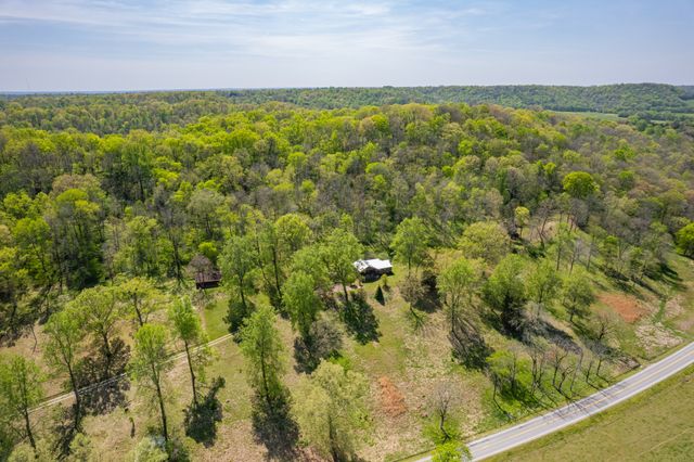 8039 Campbellsville Rd, Pulaski, TN 38478