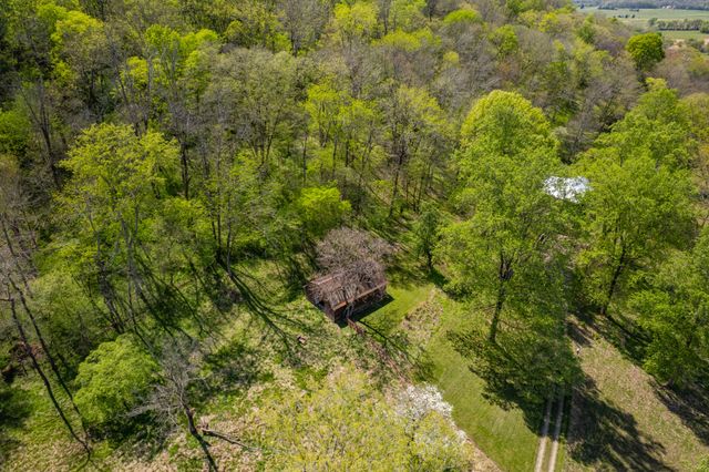 8039 Campbellsville Rd, Pulaski, TN 38478