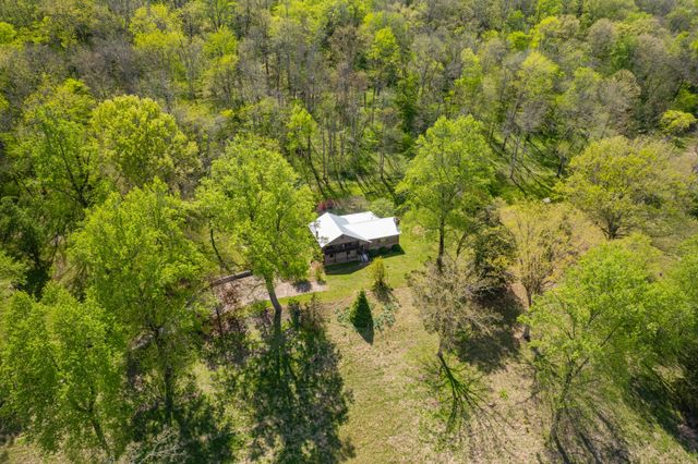8039 Campbellsville Rd, Pulaski, TN 38478