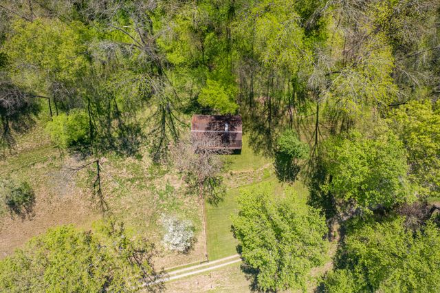 8039 Campbellsville Rd, Pulaski, TN 38478