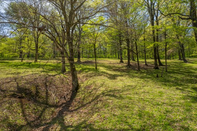 8039 Campbellsville Rd, Pulaski, TN 38478