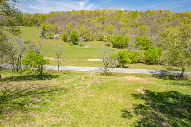 8039 Campbellsville Rd, Pulaski, TN 38478
