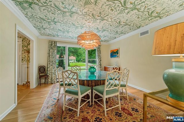 26 Bradrick Lane, Allendale, NJ 07401