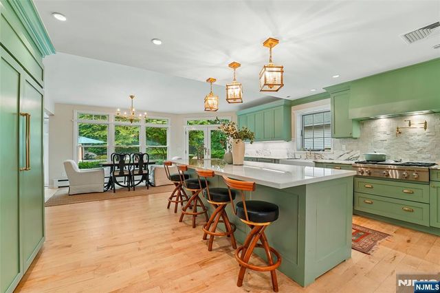 26 Bradrick Lane, Allendale, NJ 07401