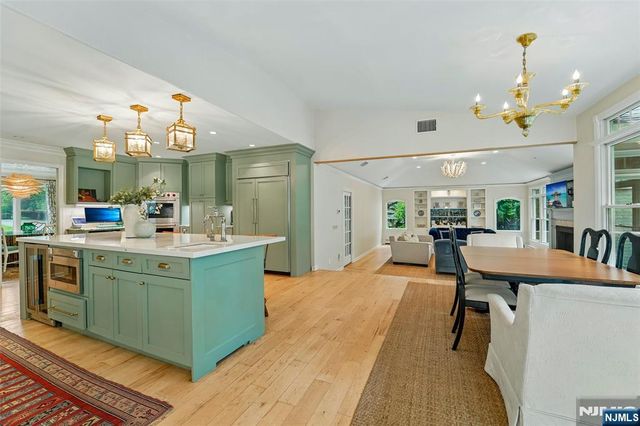 26 Bradrick Lane, Allendale, NJ 07401