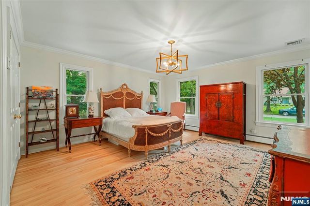 26 Bradrick Lane, Allendale, NJ 07401