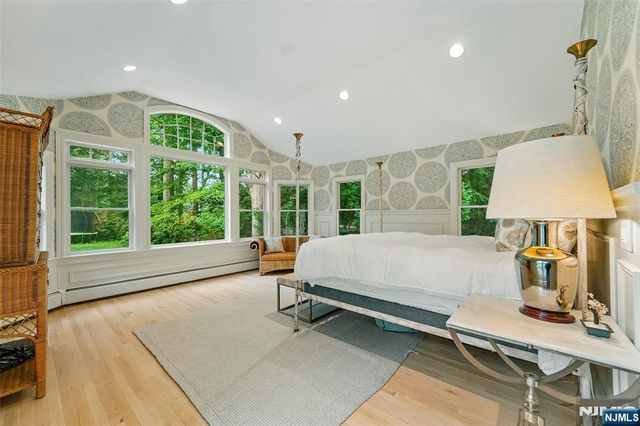 26 Bradrick Lane, Allendale, NJ 07401