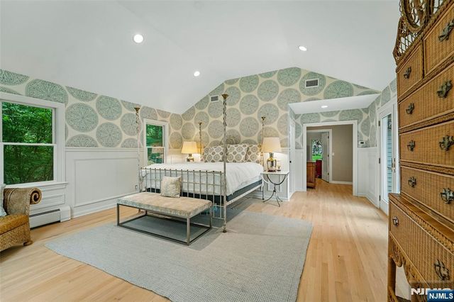 26 Bradrick Lane, Allendale, NJ 07401