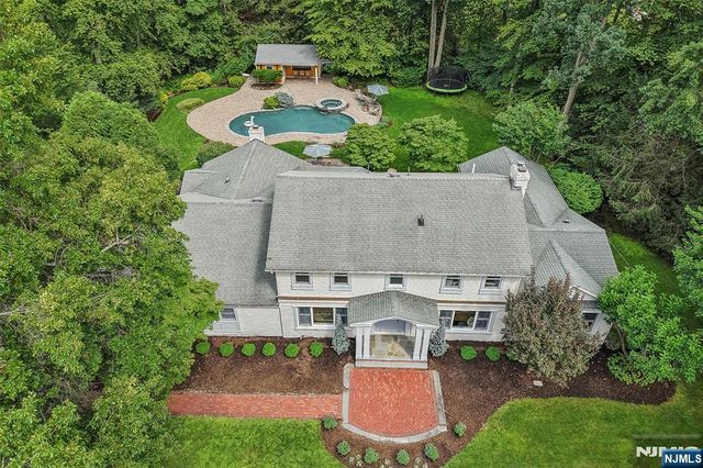 26 Bradrick Lane, Allendale, NJ 07401