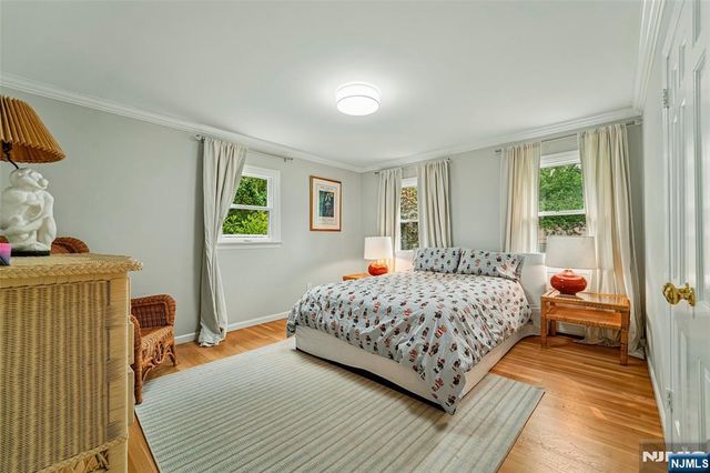 26 Bradrick Lane, Allendale, NJ 07401